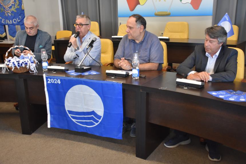 La Bandiera Blu 2024 esposta in municipio 