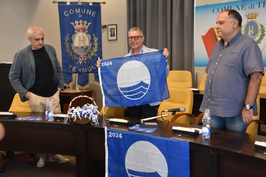 La Bandiera Blu 2024 esposta in municipio 