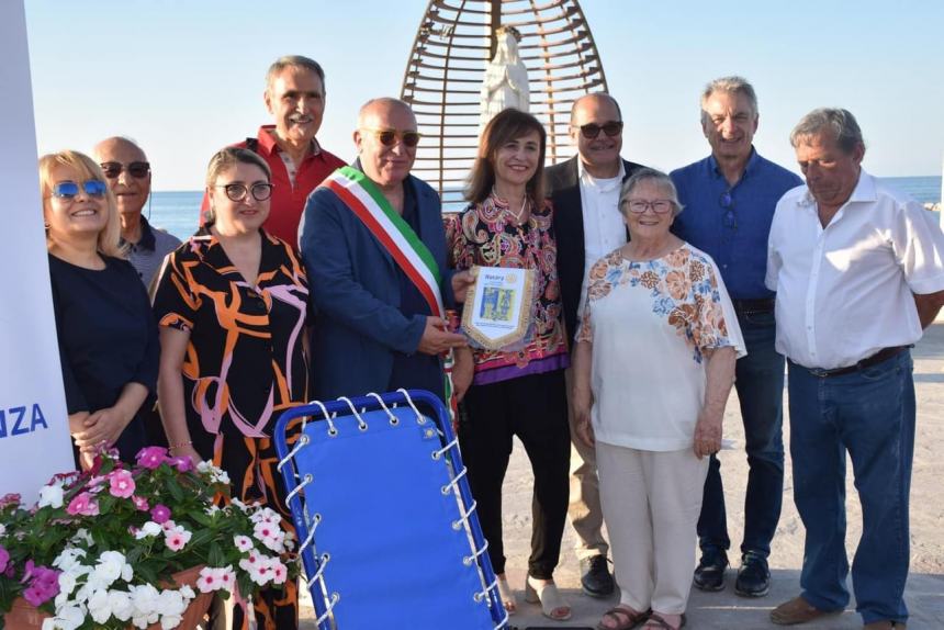 Donate a Casalbordino 2 carrozzine job per persone con disabilità dal Rotary di Atessa 