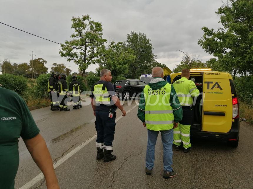 Frontale alla fine di via del Porto a Vasto, 5 persone in ospedale