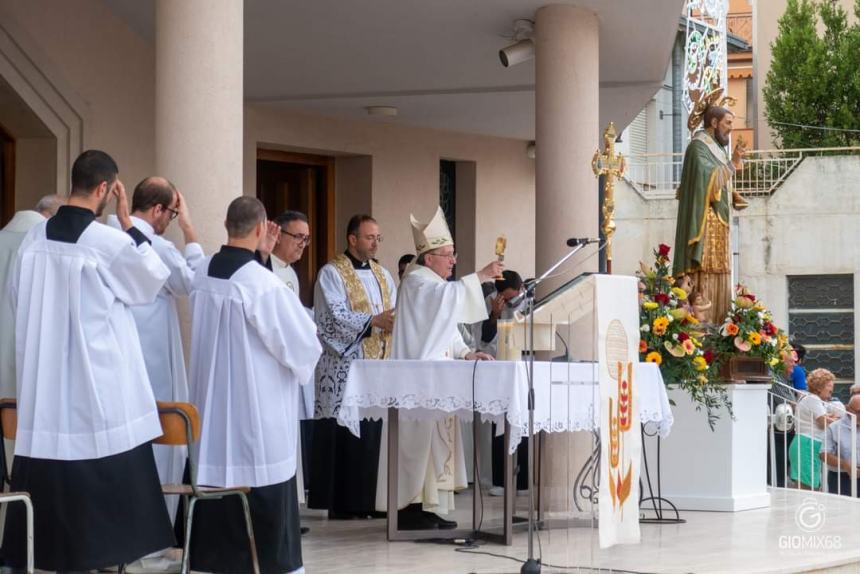 A San Salvo la festa di San Nicola con "il suggestivo imbarco in mare" 