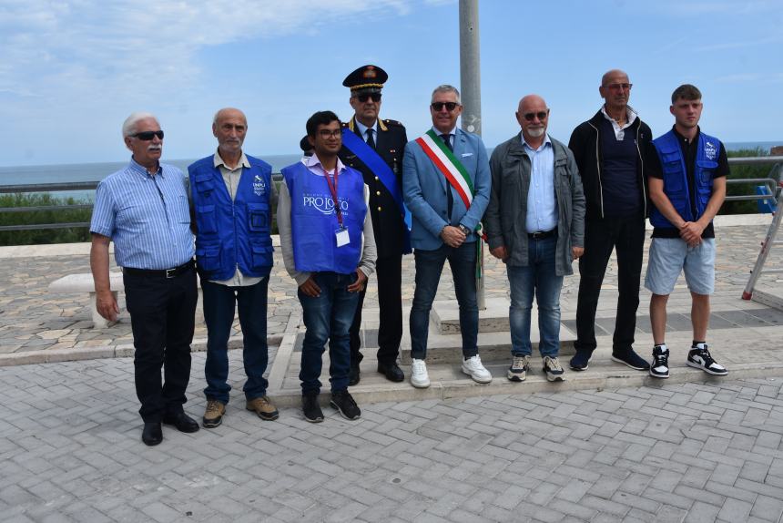 Cerimonia dell’alzabandiera a Piazza Sant’Antonio