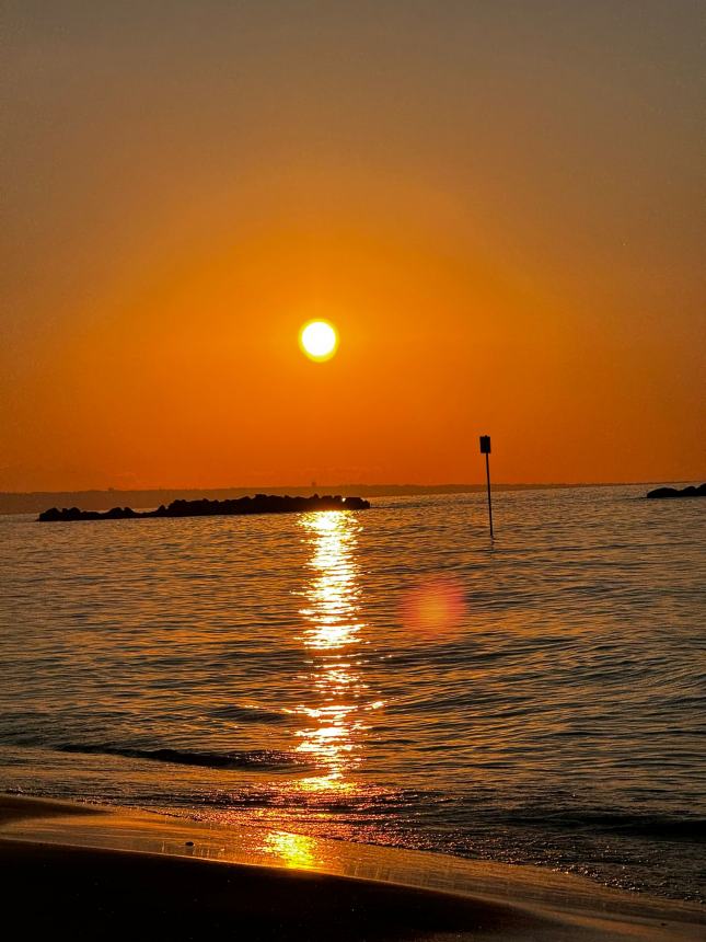 La bellezza del tramonto sul mare