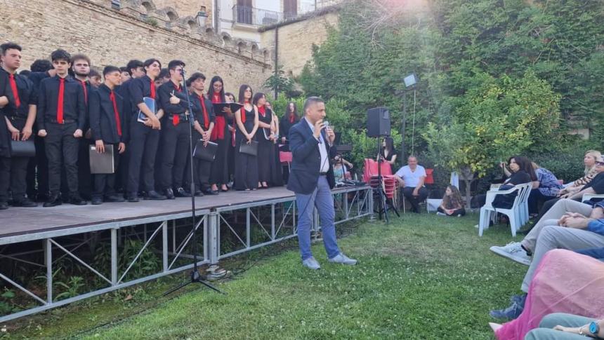 Applausi al d’Avalos per l’esibizione dell’orchestra giovanile del Liceo Mattioli