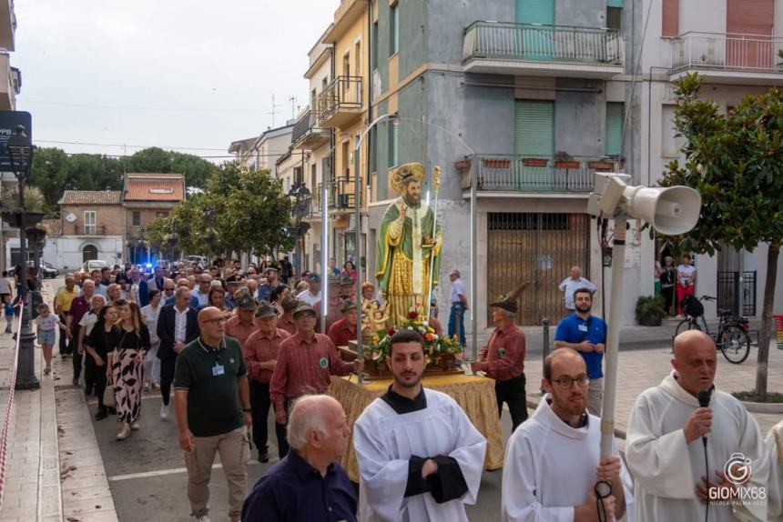 A San Salvo la festa di San Nicola con "il suggestivo imbarco in mare" 