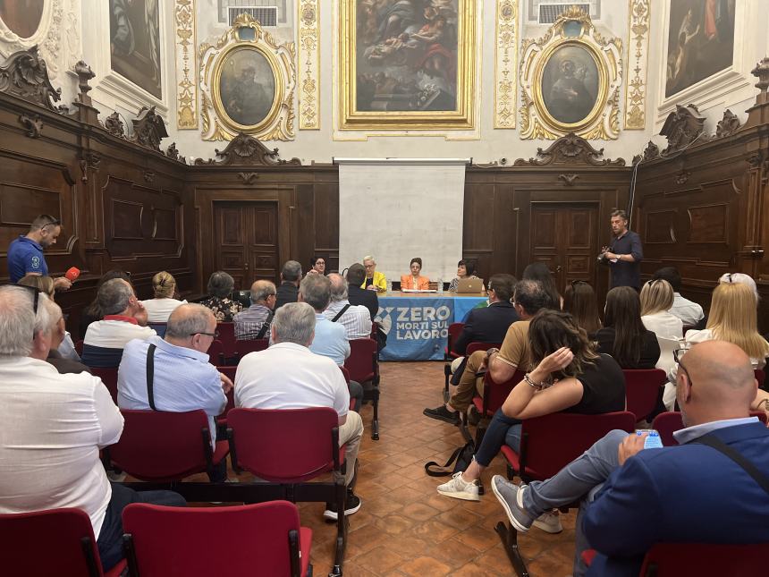 “Piena attuazione della legge sull'aborto e maggiori tutele per le donne”