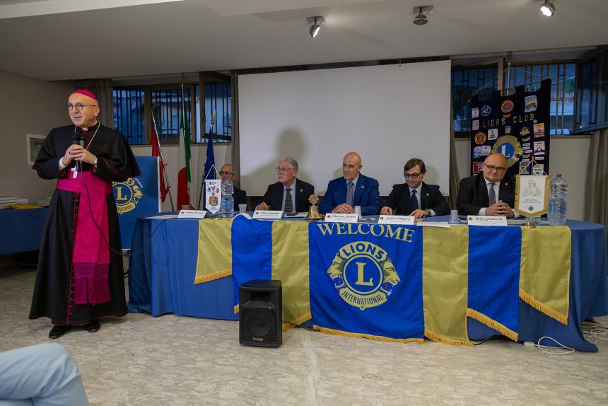  32° anniversario Titolo Lions Club Vasto Adriatica Vittoria Colonna, donazioni e riconoscimenti nella XXXII Charter Night