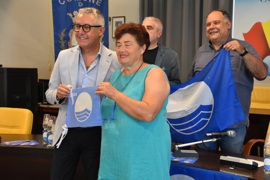 La Bandiera Blu 2024 esposta in municipio 