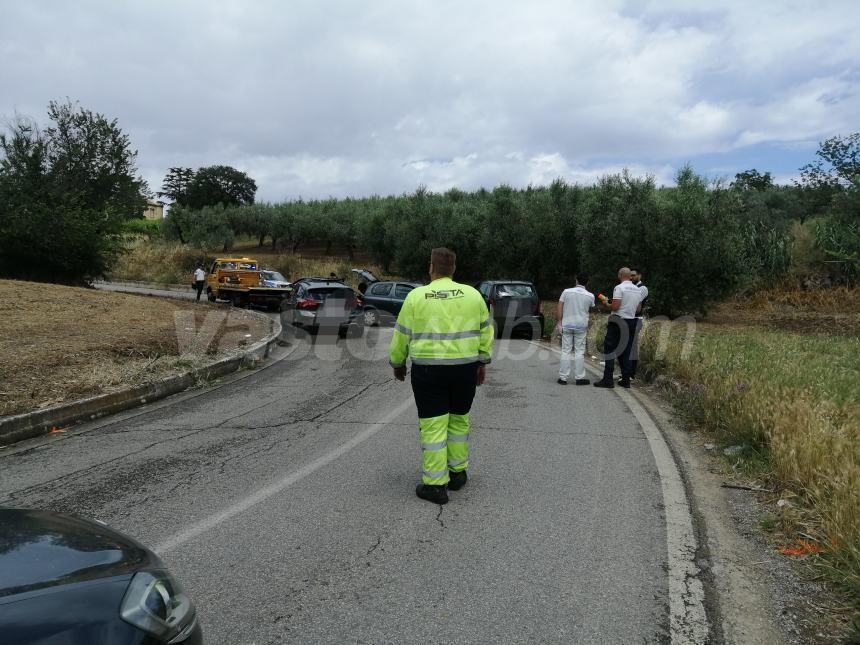 Scontro frontale in via Sant'Onofrio, 3 feriti al San Pio di Vasto