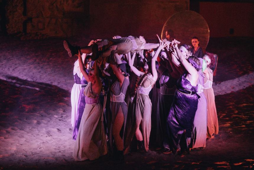 Maria Chiara Centorami e i suoi allievi vastesi conquistano l'Arena con "Le Troiane"