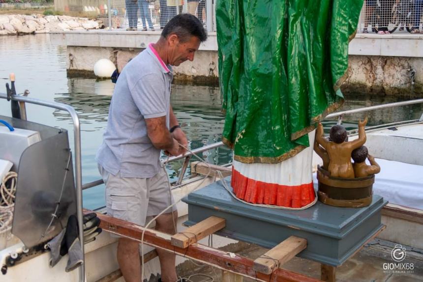 A San Salvo la festa di San Nicola con "il suggestivo imbarco in mare" 