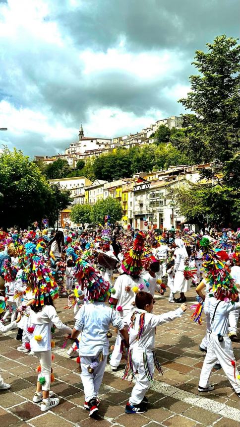 A Castiglione la Festa di carnevale in paese: