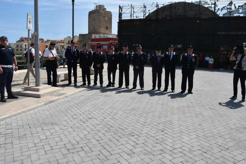 Cerimonia dell’alzabandiera a Piazza Sant’Antonio