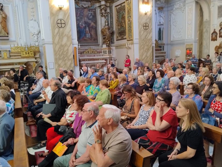 Tanti applausi a Chieti per l’esibizione del Coro polifonico Histonium