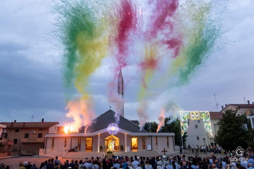 A San Salvo la festa di San Nicola con "il suggestivo imbarco in mare" 