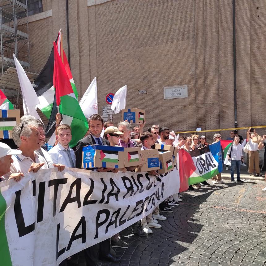 La delegazione di Termoli con Alessandro Di Battista