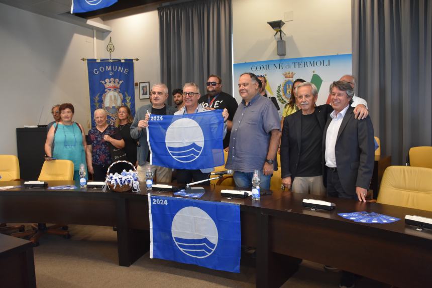 La Bandiera Blu 2024 esposta in municipio 