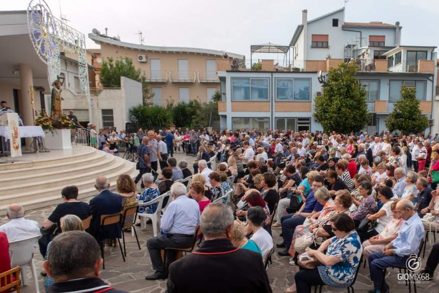 A San Salvo la festa di San Nicola con "il suggestivo imbarco in mare" 