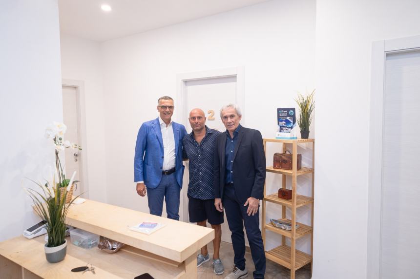 Enrico Roveda con Bergomi e Baresi presso il B&B Suebi Rooms