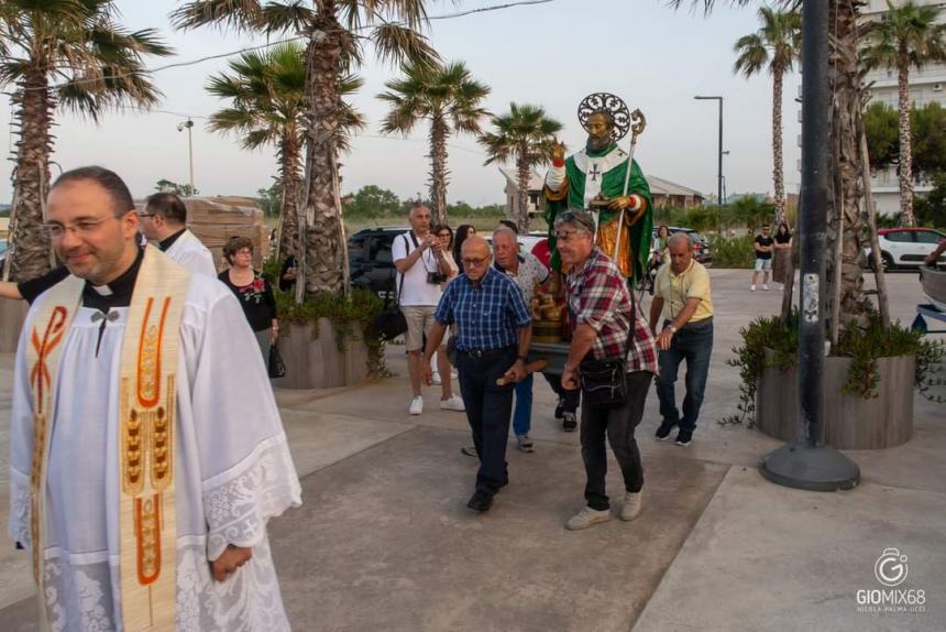 A San Salvo la festa di San Nicola con "il suggestivo imbarco in mare" 