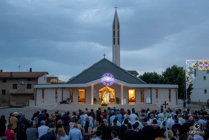 A San Salvo la festa di San Nicola con "il suggestivo imbarco in mare" 