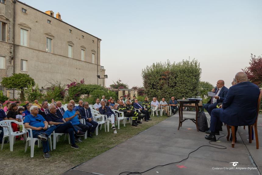 Bellano a Vasto: "I vigili del fuoco di Vasto meritano tanto per tutto quello che fanno" 