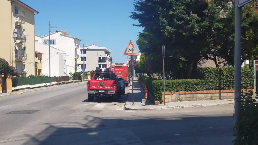 Vigili del fuoco in via Maratona