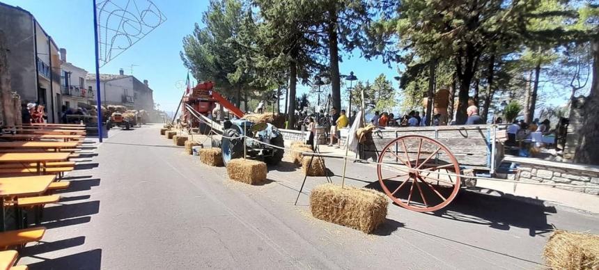 Palmoli in festa per S. Valentino: rinnovata la trebbiatura e la rievocazione delle sacre spoglie