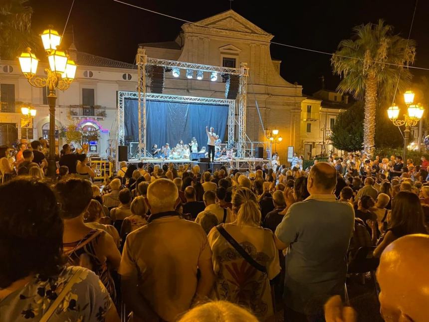 A Vasto non si dorme: la magia della "Notte in Centro" avvolge il centro storico