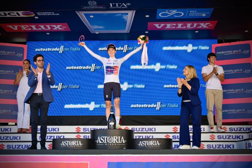 Giro d’Italia Women: vince Lopecky, Longo Borghini maglia rosa