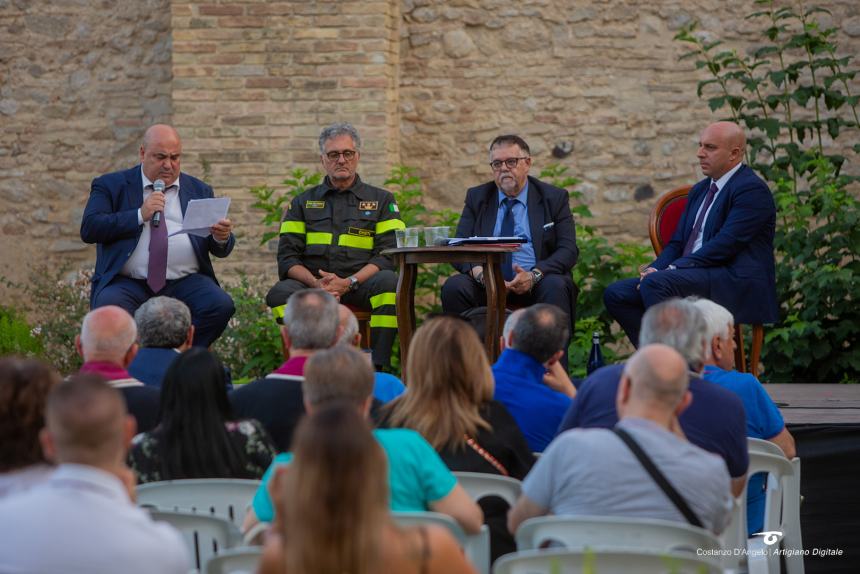 Bellano a Vasto: "I vigili del fuoco di Vasto meritano tanto per tutto quello che fanno" 