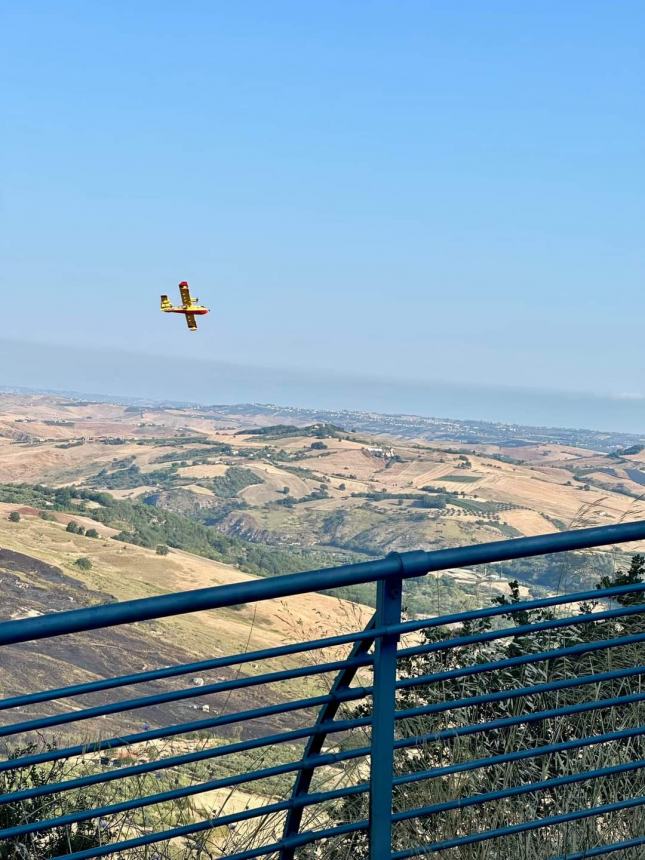 Ancora focolai a Lentella, in azione nuovamente un canadair