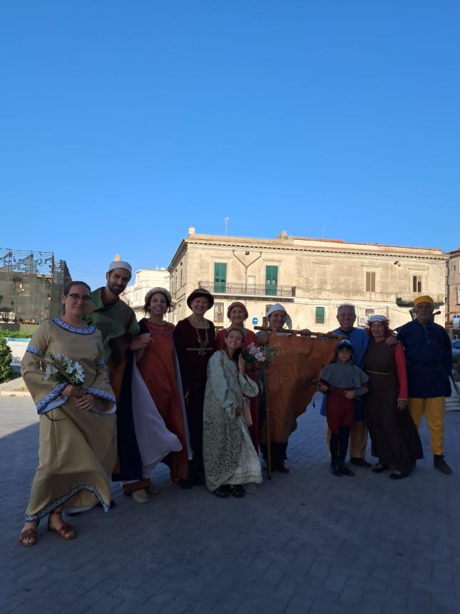 Dame, cavalieri e sbandieratori: Termoli nel cuore del Medioevo