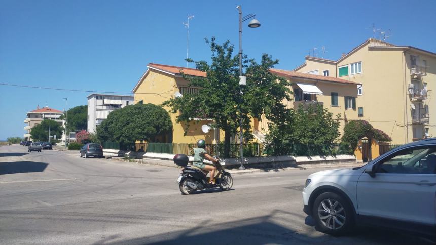 Vigili del fuoco in via Maratona