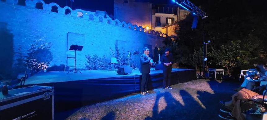 In tanti a Vasto per “Collisioni” con la canzone d'amore della coppia Schumann-Battisti