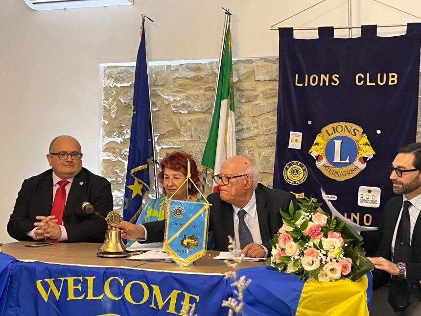 Passaggio del martelletto al Lions club di Larino 