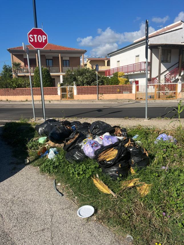 Baia Paradiso diventa l'inferno del degrado: "cari" incivili la città non è "vostra", è di tutti!