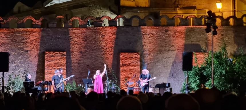 Vince la beneficenza a Vasto con la  Mina di Fernanda D’Ercole: “Concerto meraviglioso”