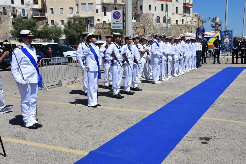 Il passaggio di consegne ai vertici della Guardia costiera