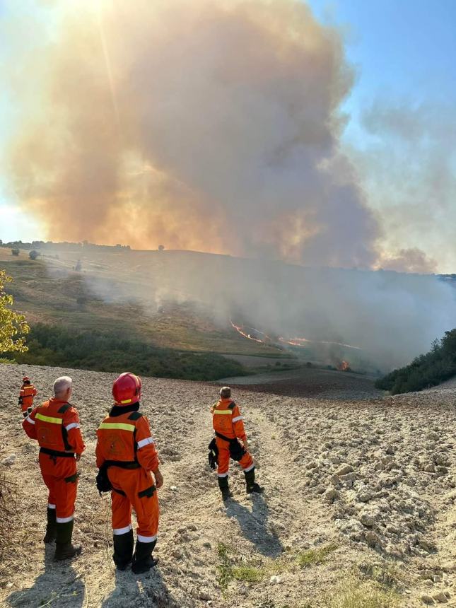 Ancora focolai a Lentella, in azione nuovamente un canadair