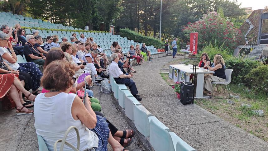 Paolo Massari e Simonetta Tassinari nel debutto di "Scrittori al parco"