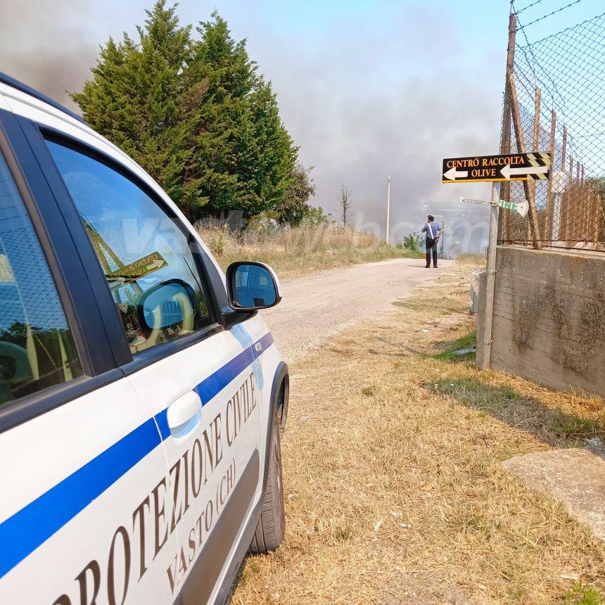 Domato il rogo tra Monteodorisio e Cupello, si lavora sugli ultimi focolai