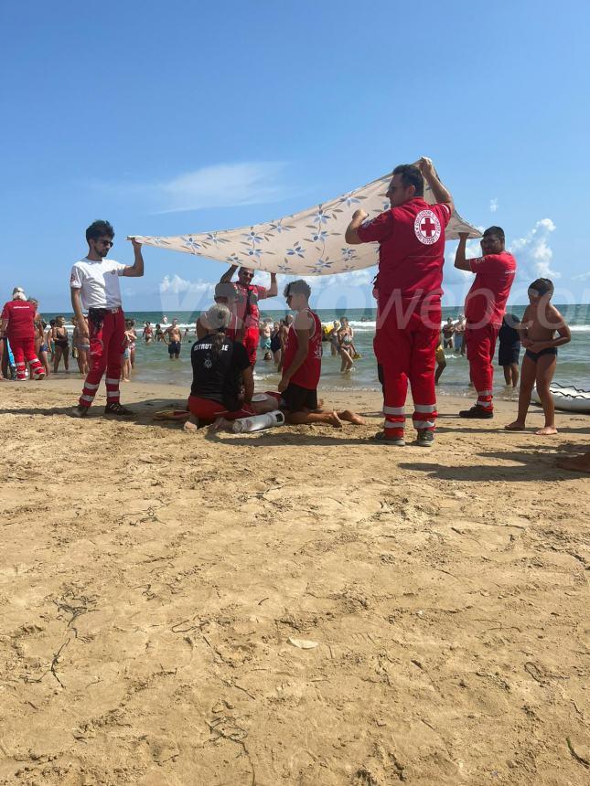 Prevenzione annegamento, a Vasto Marina dimostrazioni in spiaggia: "Oltre 400 vittime l'anno"