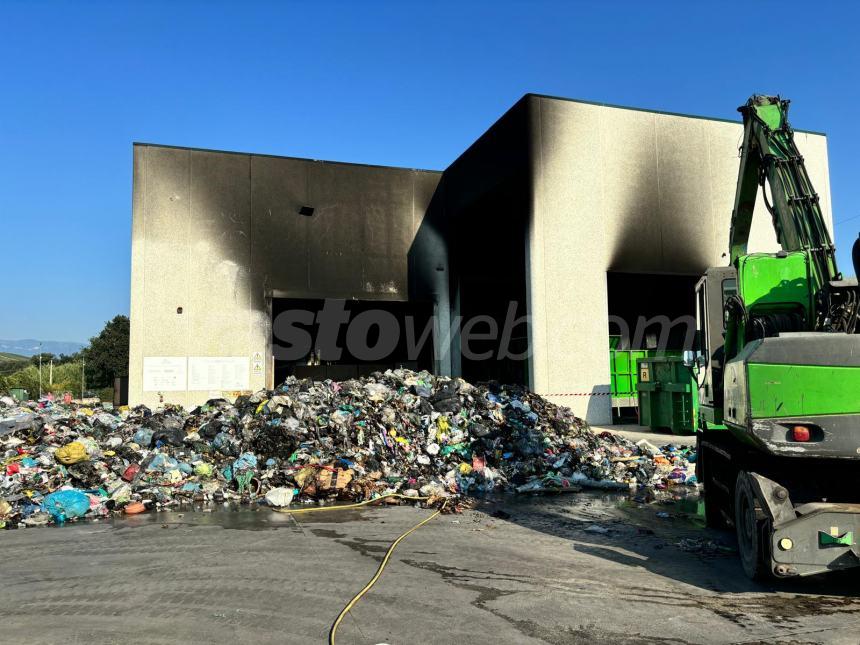 Incendio alla Ecolan a Lanciano, danni ingenti al capannone