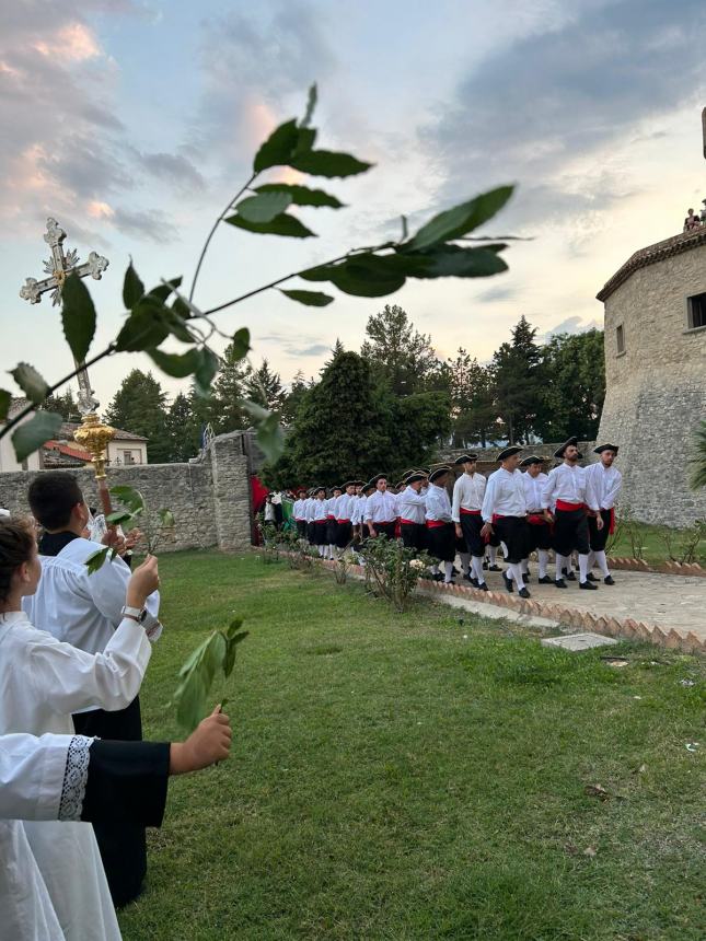 Palmoli in festa per S. Valentino: rinnovata la trebbiatura e la rievocazione delle sacre spoglie