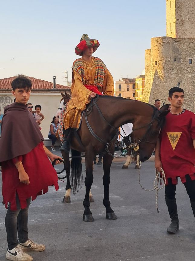 Dame, cavalieri e sbandieratori: Termoli nel cuore del Medioevo