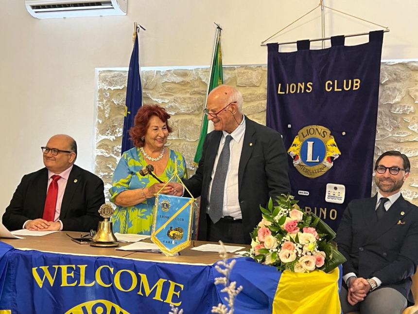 Passaggio del martelletto al Lions club di Larino 