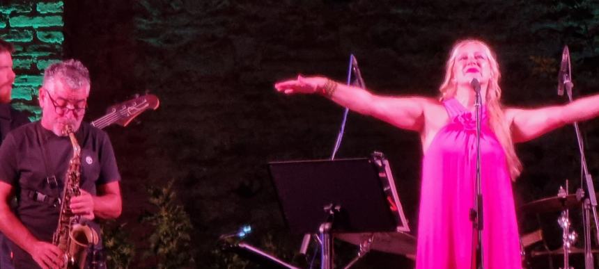 Vince la beneficenza a Vasto con la  Mina di Fernanda D’Ercole: “Concerto meraviglioso”