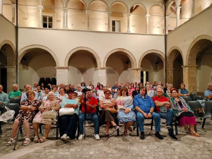 Una serata magica riscoprendo le poesie in dialetto a Palazzo Ducale