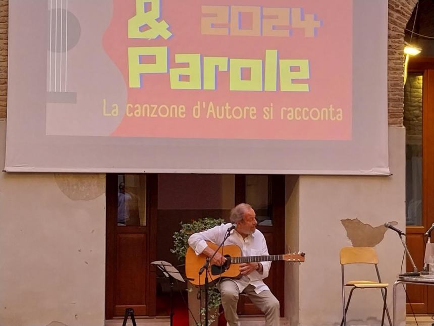 Applausi a Vasto per Edoardo De Angelis alla prima di “Musiche e parole”